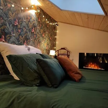 Dom wakacyjny La Agreable Avec Jacuzzi/balneo Saint-Jean-dʼAngély