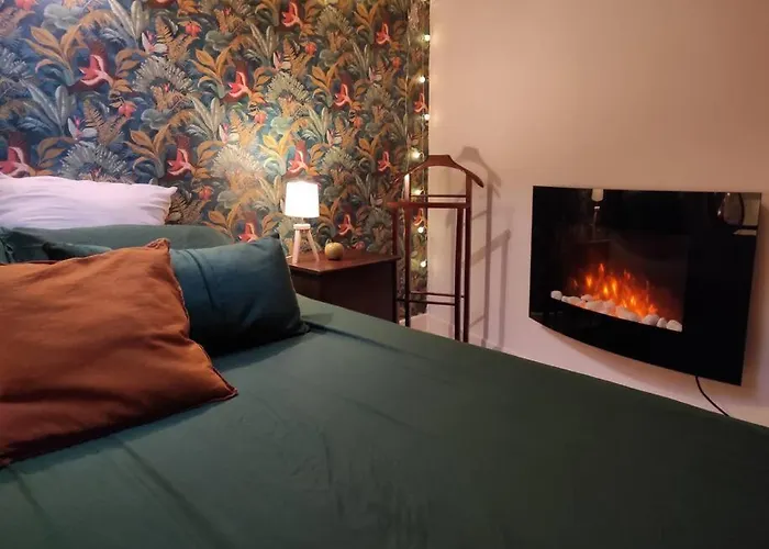 La Avec Jacuzzi/balnéo Сasa de vacaciones *