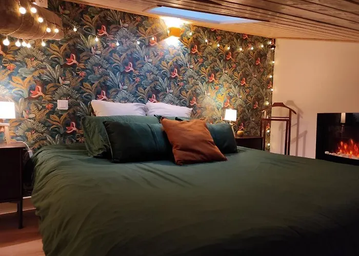 La Avec Jacuzzi/balnéo Сasa de vacaciones *